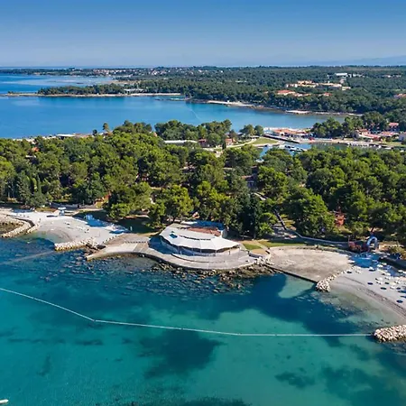 Stunning Apartment In Umag