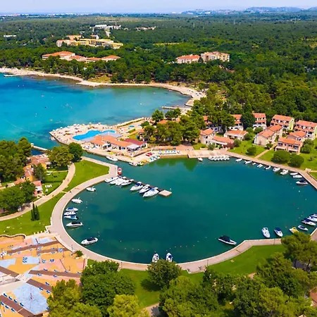 Stunning Apartment In Umag 公寓
